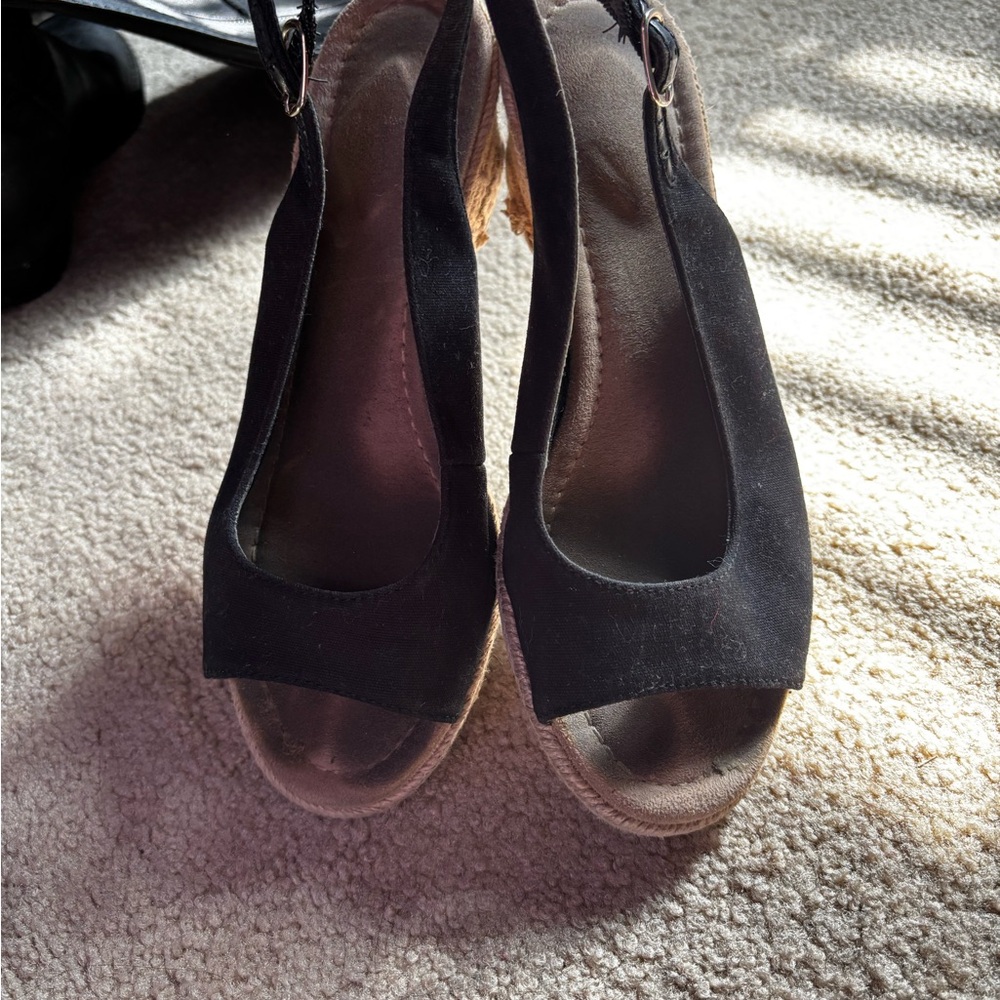 Very used dirty heels